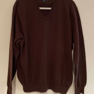 Men’s 100% Merino Wool v- neck sweater Large